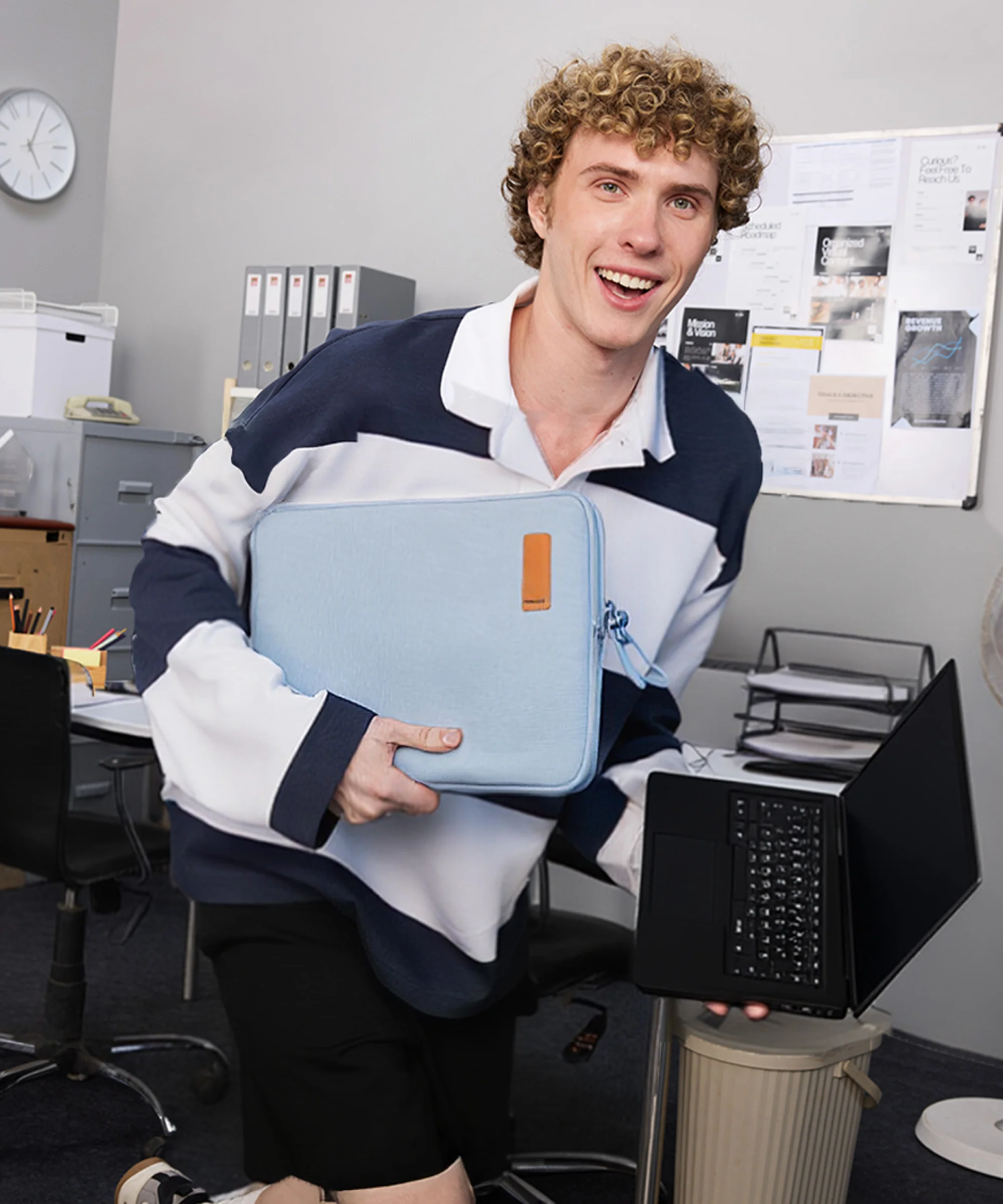 Aisle Laptop Sleeve - 14 inch - Image 20